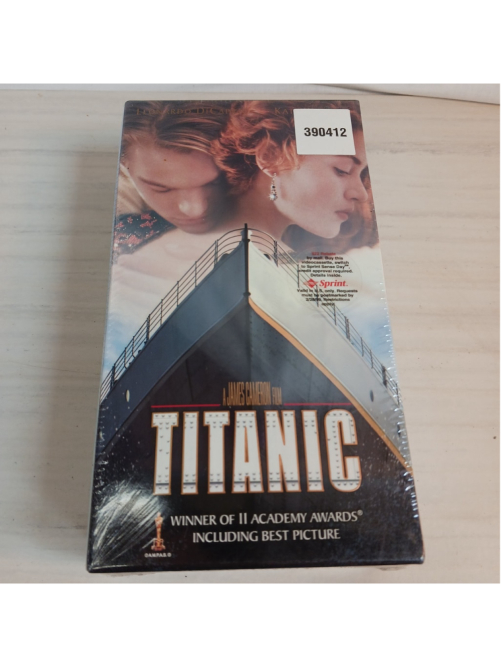 Titanic VHS 1997 Leonardo DiCaprio 2 Tape Set Sealed James Cameron